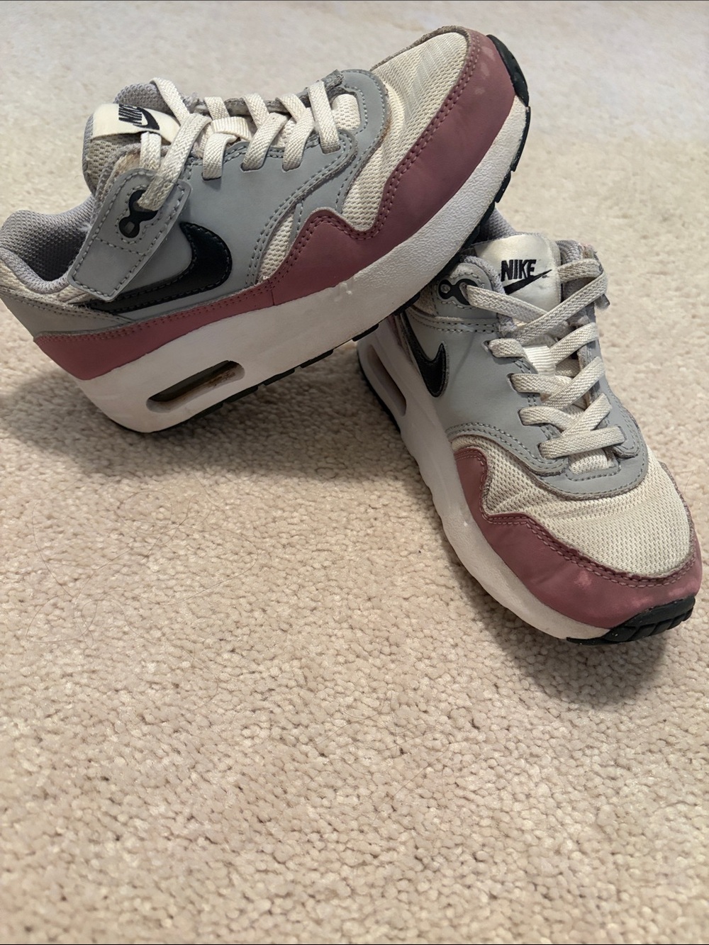 Nike air max Sneakers in Dusty Pink, Gray & Black